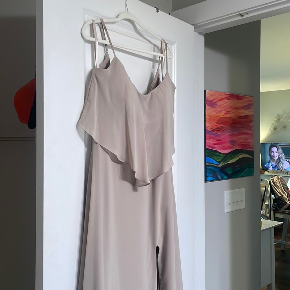 Cream bridesmaid dress. Can be shortened. A little pick at the bottom.